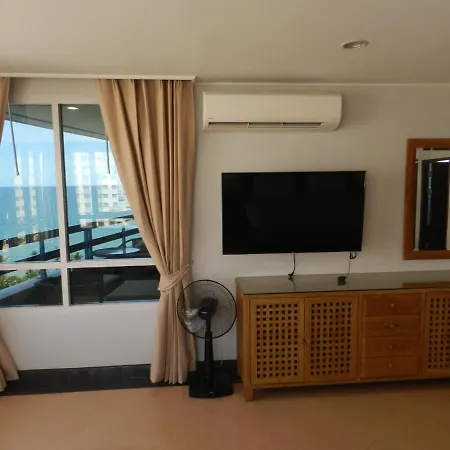 Jomtien Plaza Condotel Exterior photo