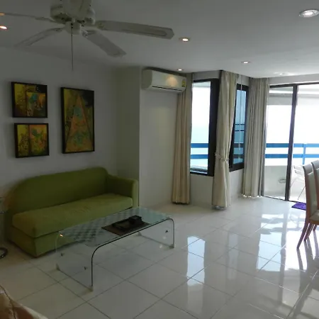 Jomtien Plaza Condotel Room photo