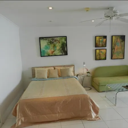 Jomtien Plaza Condotel Room photo