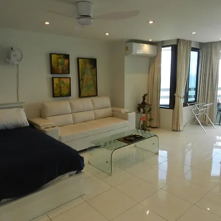 Jomtien Plaza Condotel Room photo