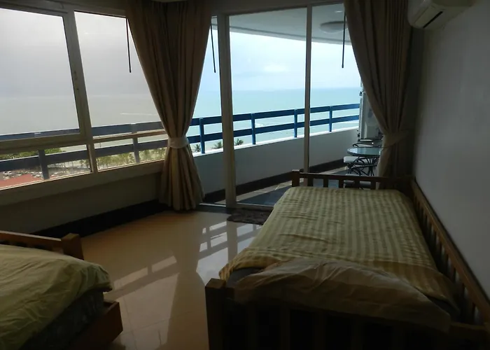 Jomtien Plaza Condotel