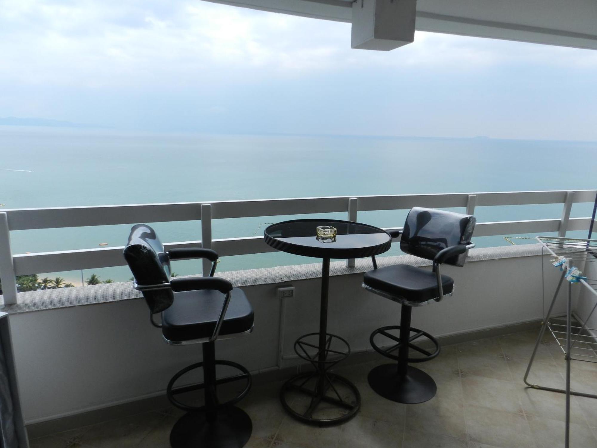Jomtien Plaza Condotel