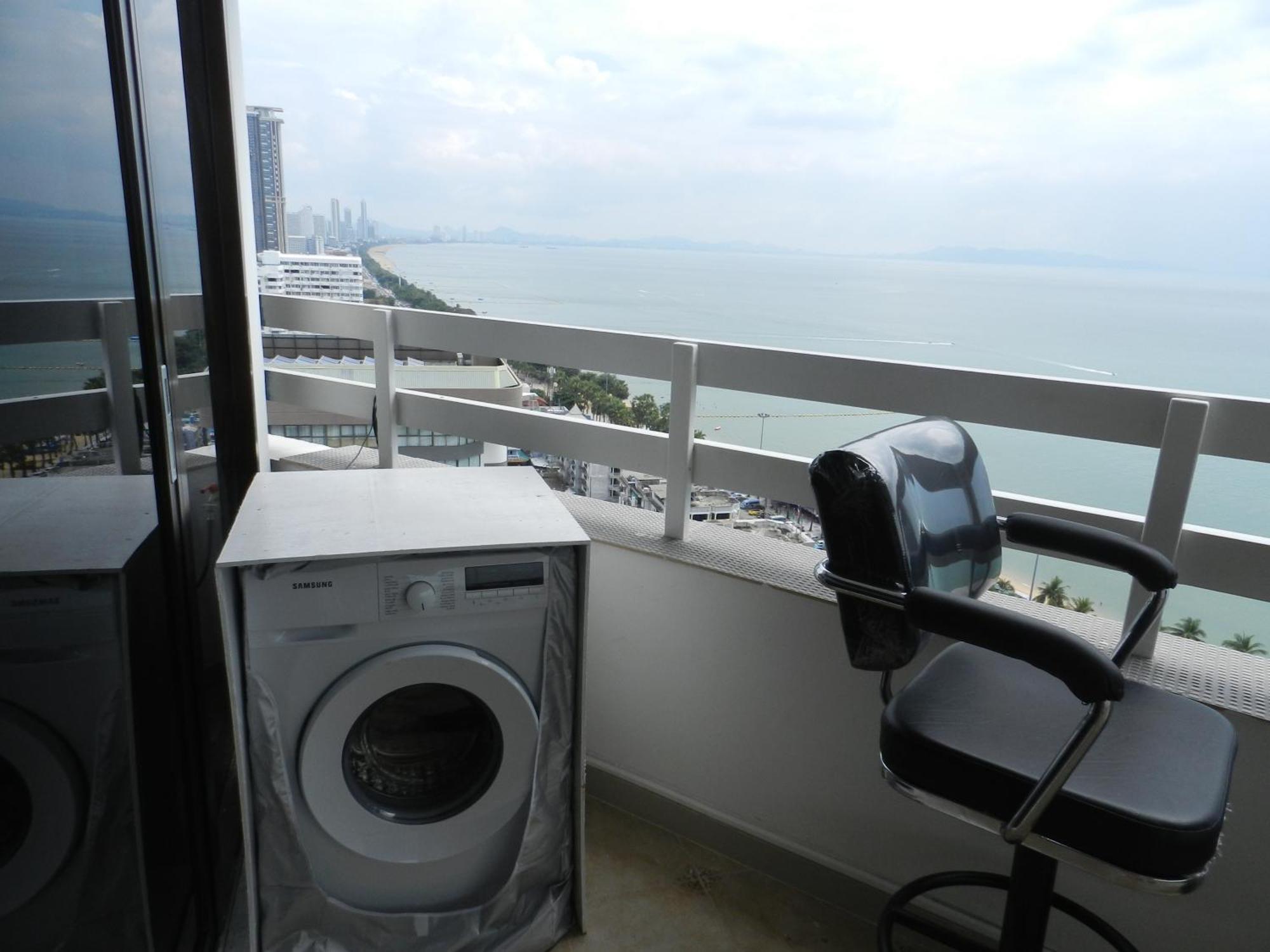 Jomtien Plaza Condotel