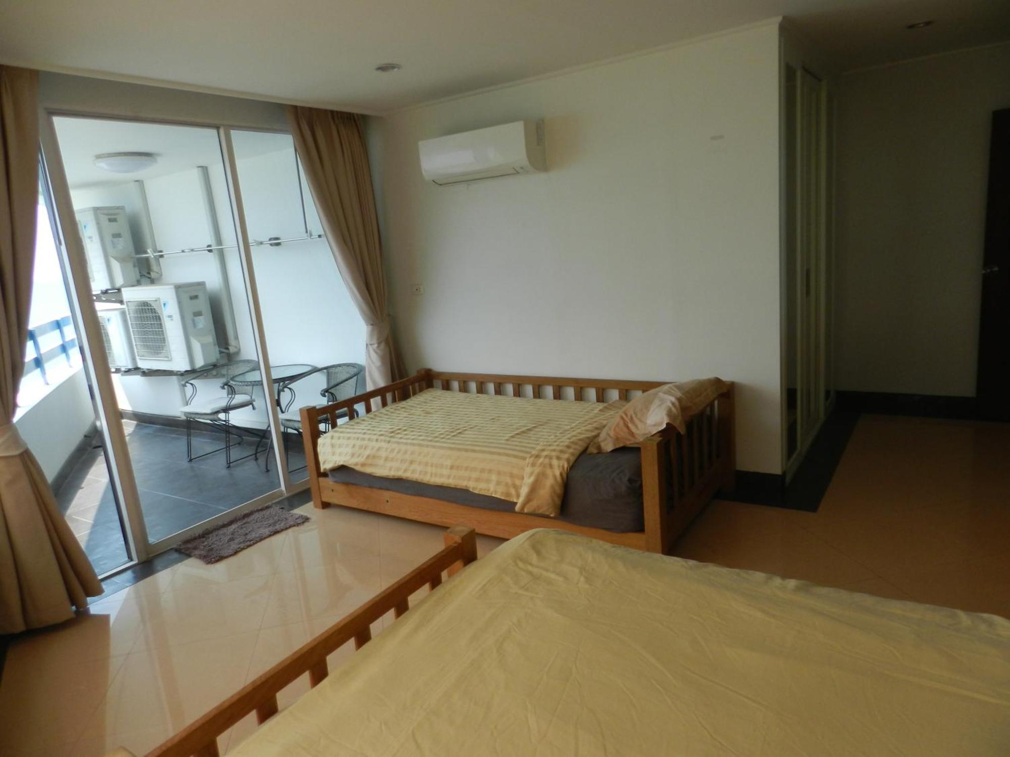 Jomtien Plaza Condotel Apartment *