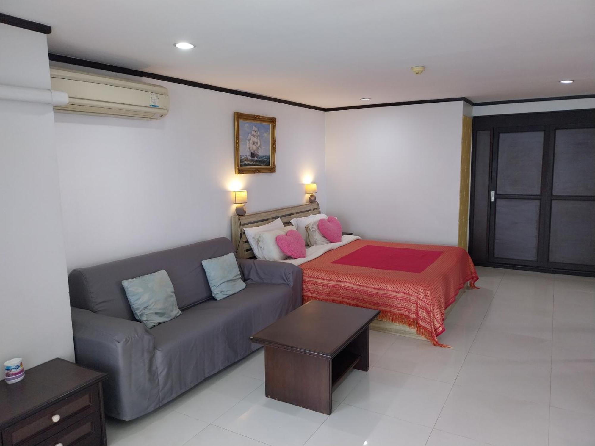Jomtien Plaza Condotel *