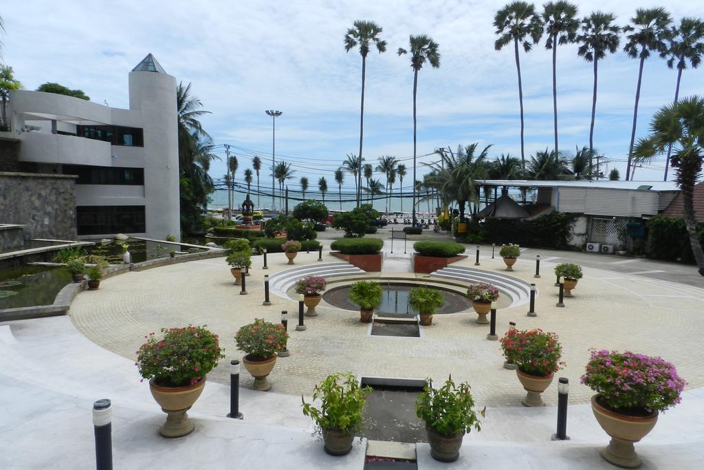 Jomtien Plaza Condotel Apartment *